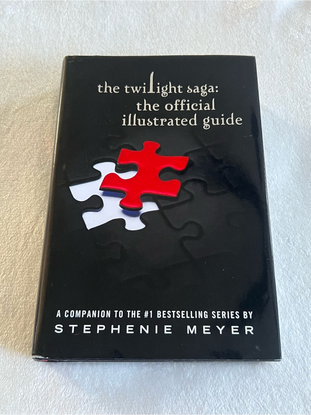 Twilight Saga Official Illustrated Guide Stephanie Meyer (1st Edition, 1s Print)